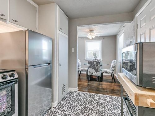 203 E Brooks Avenue, Norman, OK, 73069 | Card Image