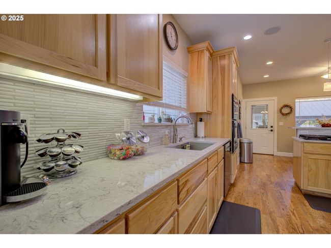 459 Oak Valley Loop, House other with 4 bedrooms, 4 bathrooms and 3 parking in Winchester OR | Image 11