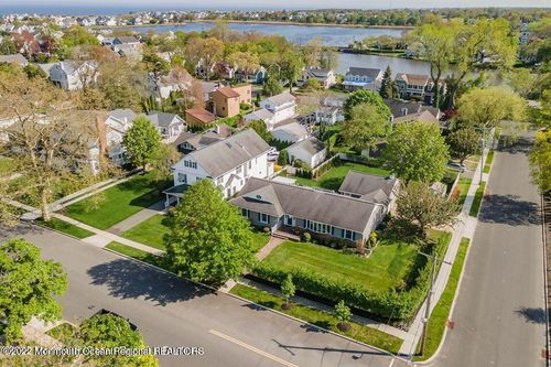 425 Atlantic Ave, Spring Lake, NJ, 07762-1122 | Card Image