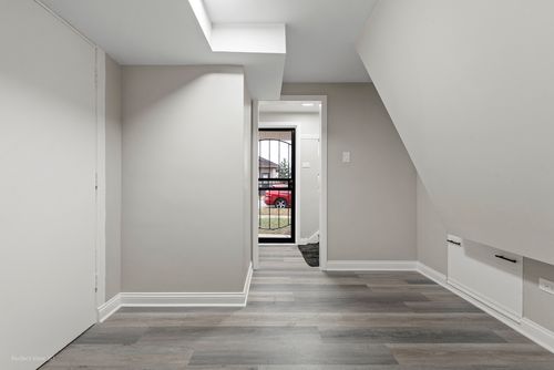 240 E 148th St, Harvey, IL, 60426-1927 | Card Image