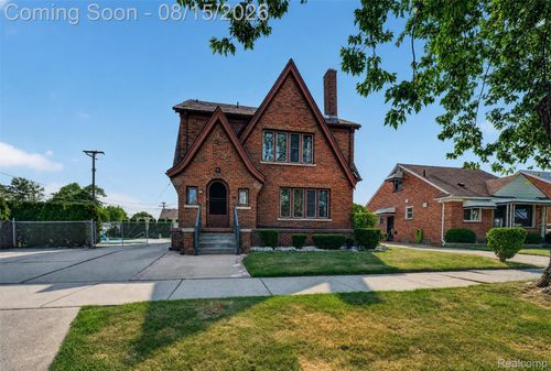 9235 Hubert Ave, Allen Park, MI, 48101-1643 | Card Image