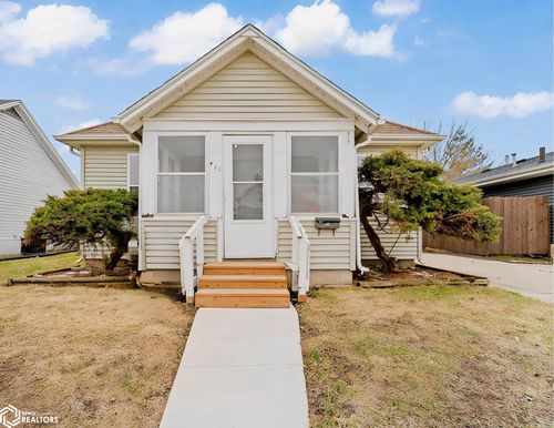 411 Swayze St, Marshalltown, IA, 50158-1963 | Card Image