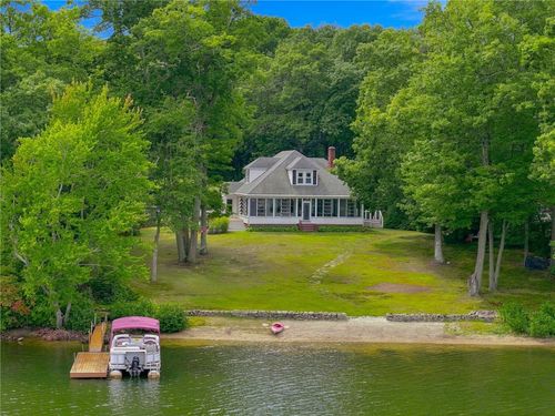 76 Coolridge Ave, Greenville, RI, 02828-2606 | Card Image