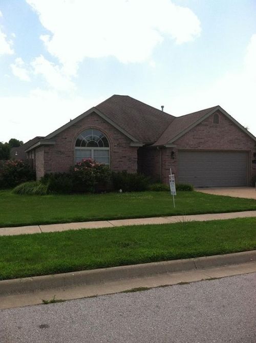4055 W Song Bird Pl, Fayetteville, AR, 72704-7093 | Card Image