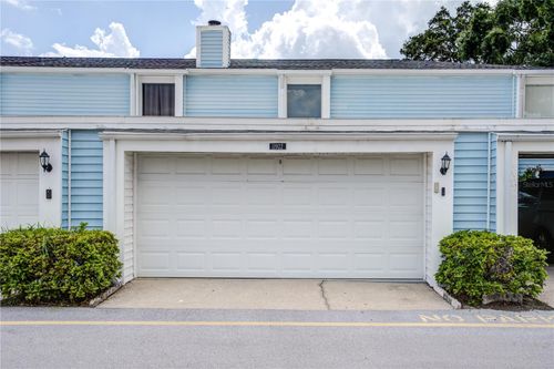 11922 Cypress Crest Cir, TAMPA, FL, 33626-3604 | Card Image
