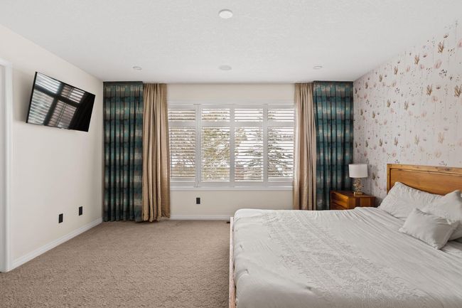 254 Discovery Ridge Way Sw, House other with 6 bedrooms, 4 bathrooms and 4 parking in Calgary AB | Image 22