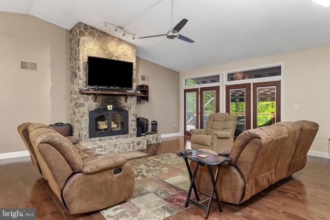 1982 Whyte Ln, House other with 3 bedrooms, 3 bathrooms and null parking in SPRING GROVE PA | Image 14