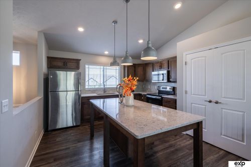 7752 N 108th St, Omaha, NE, 68142-1174 | Card Image