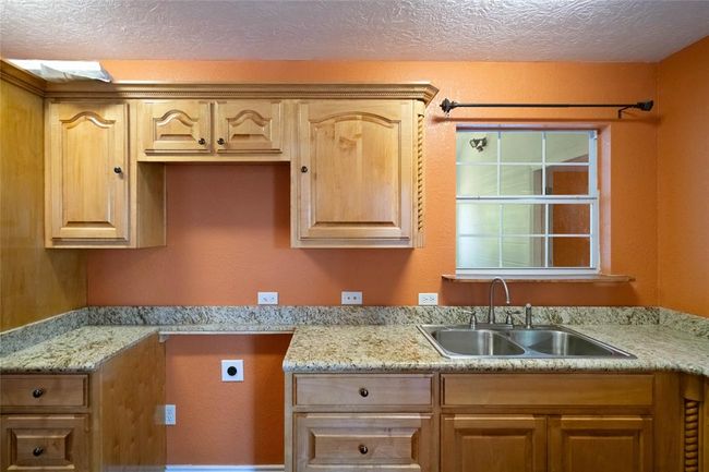 127 Metzwright Dr, House other with 4 bedrooms, 2 bathrooms and null parking in Anahuac TX | Image 19