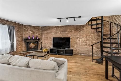 a-6118 N Hermitage Avenue, Chicago, IL, 60660 | Card Image