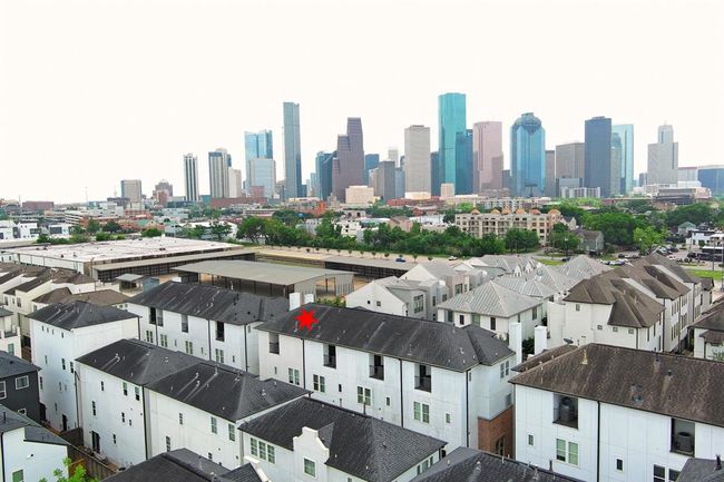 1818 Dart St, House other with 3 bedrooms, 5 bathrooms and 2 parking in Houston TX | Image 41