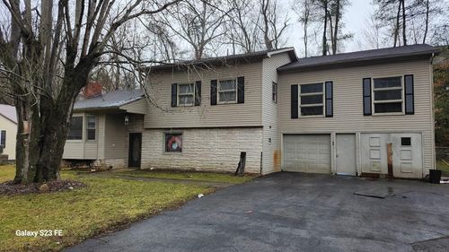 804 E 1st St, Richlands, VA, 24641-3004 | Card Image