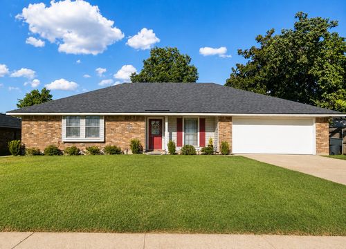 402 Southwood Dr, Bossier City, LA, 71111-2226 | Card Image