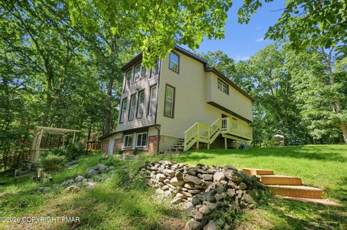 3511 Acorn Cir, East Stroudsburg, PA, 18302-7841 | Card Image