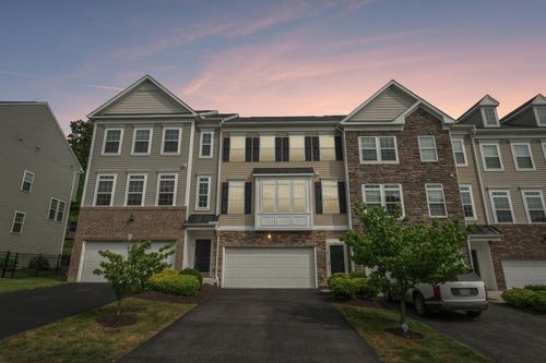 18 Remington Dr, Washington, PA, 15301-6195 | Card Image