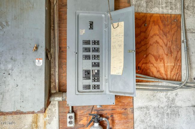 18241828 Netherland Inn Rd, House other with 2 bedrooms, 1 bathrooms and null parking in Kingsport TN | Image 25
