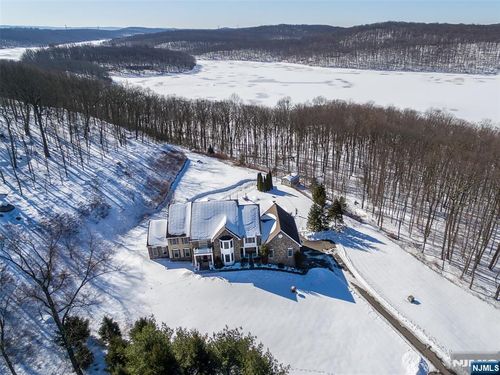 9 Andrew Ln, Kinnelon, NJ, 07405-2741 | Card Image