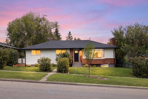 4112 19 St Nw, Calgary, AB, T2L2B6 | Card Image