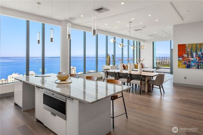 40th floor Shared Dining/Chef's kitchen lounge | Image 23