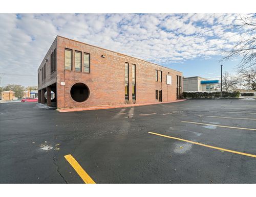 33 W Roosevelt Rd, Lombard, IL, 60148-4401 | Card Image