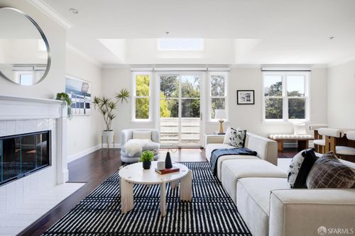 2172 Fell St, San Francisco, CA, 94117-1809 | Card Image