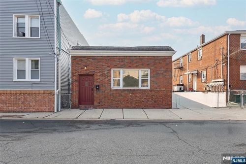 86 Farnham Ave, Garfield, NJ, 07026-1306 | Card Image