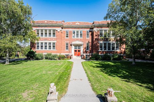 39 Pine St N, Port Hope, ON, L1A3G5 | Card Image