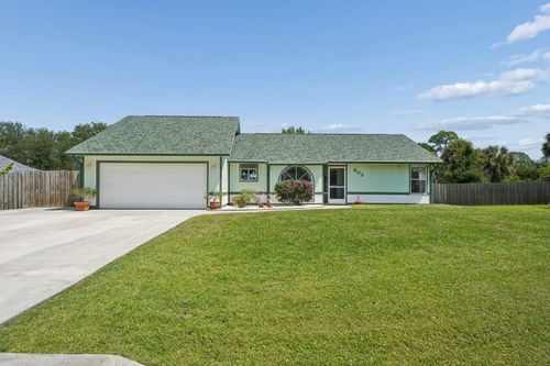 902 Egret Ave, Fort Pierce, FL, 34982-8323 | Card Image