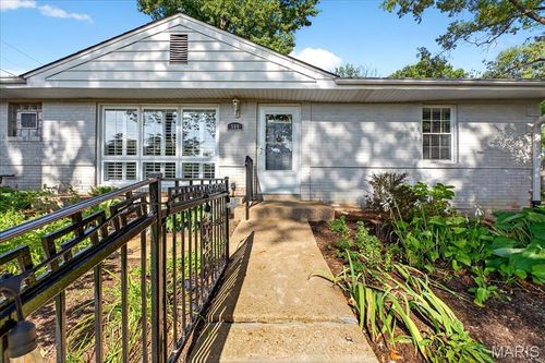 509 Kingdel Dr, Saint Louis, MO, 63124-1921 | Card Image