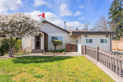 154 Columbia St, Nanaimo, BC, V9V4L9 | Card Image