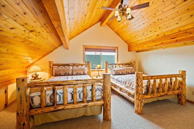 Main Cabin - Loft bedroom | Image 37