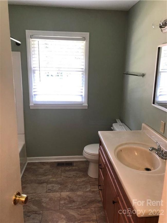 1043 Green Circle Dr, Home with 3 bedrooms, 1 bathrooms and null parking in Gastonia NC | Image 15