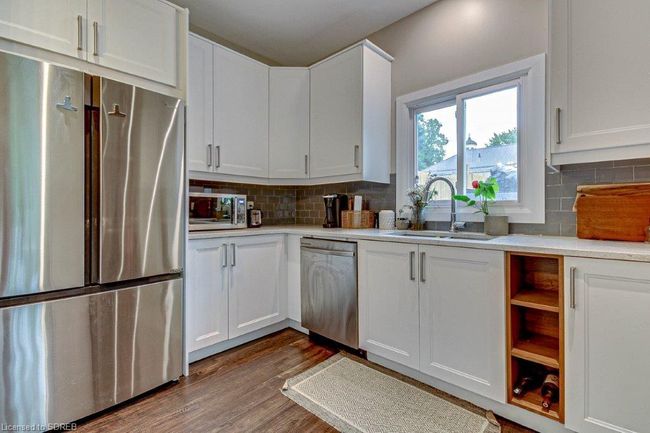 17 Murray St W, House other with 3 bedrooms, 1 bathrooms and 5 parking in Vittoria ON | Image 4