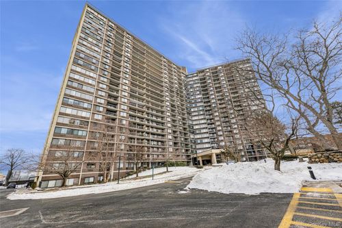 phh-2 Bay Club Dr, Bayside, NY, 11360-2957 | Card Image
