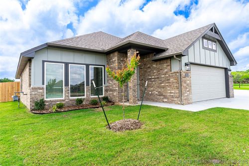 10914 S 272nd East Ave, Coweta, OK, 74429 | Card Image