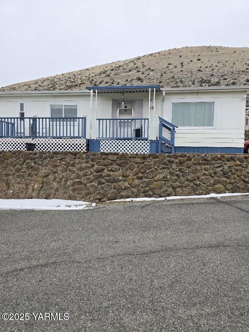 12 Leisure Hill Dr, Union Gap, WA, 98903-2142 | Card Image