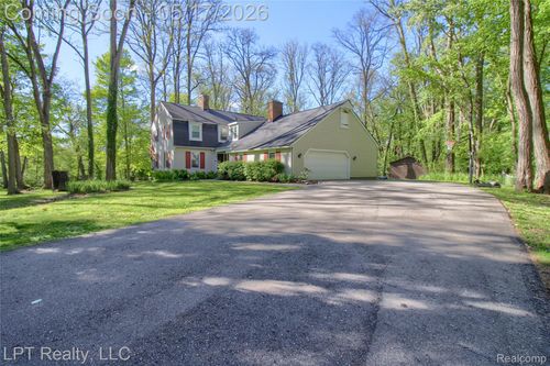 47300 Maplebrook, Northville, MI, 48168-9284 | Card Image