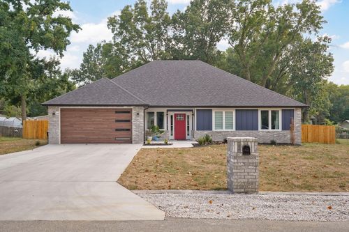 112 W Oak St, Nixa, MO, 65714-8746 | Card Image