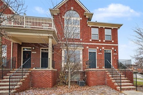 1582 Devon Ln, Troy, MI, 48084-7052 | Card Image