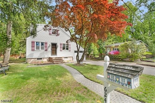 624 New St, River Vale, NJ, 07675-6343 | Card Image