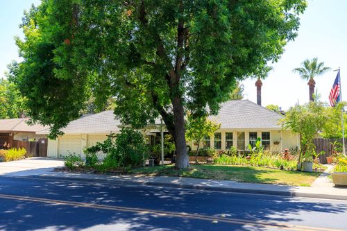 404 W Rumble Rd, Modesto, CA, 95350-1318 | Card Image
