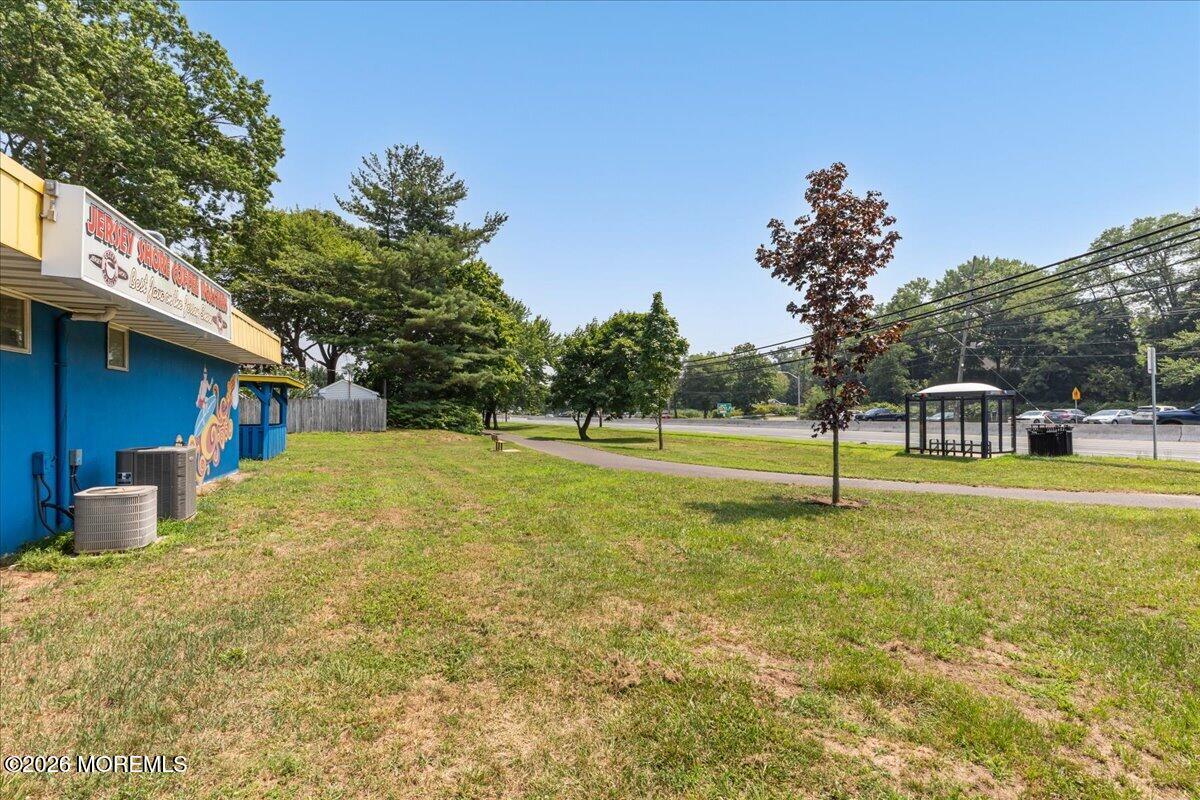 Commercial Sale in Leonardo 5