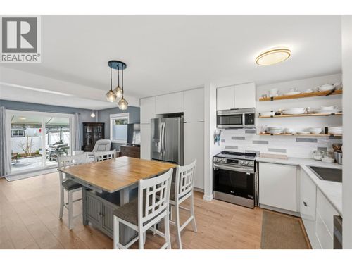 44-3099 S Main St, Penticton, BC, V2A6Y2 | Card Image
