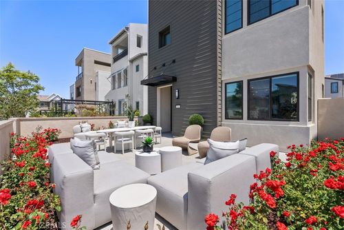 121 Bosal, Irvine, CA, 92618-1482 | Card Image