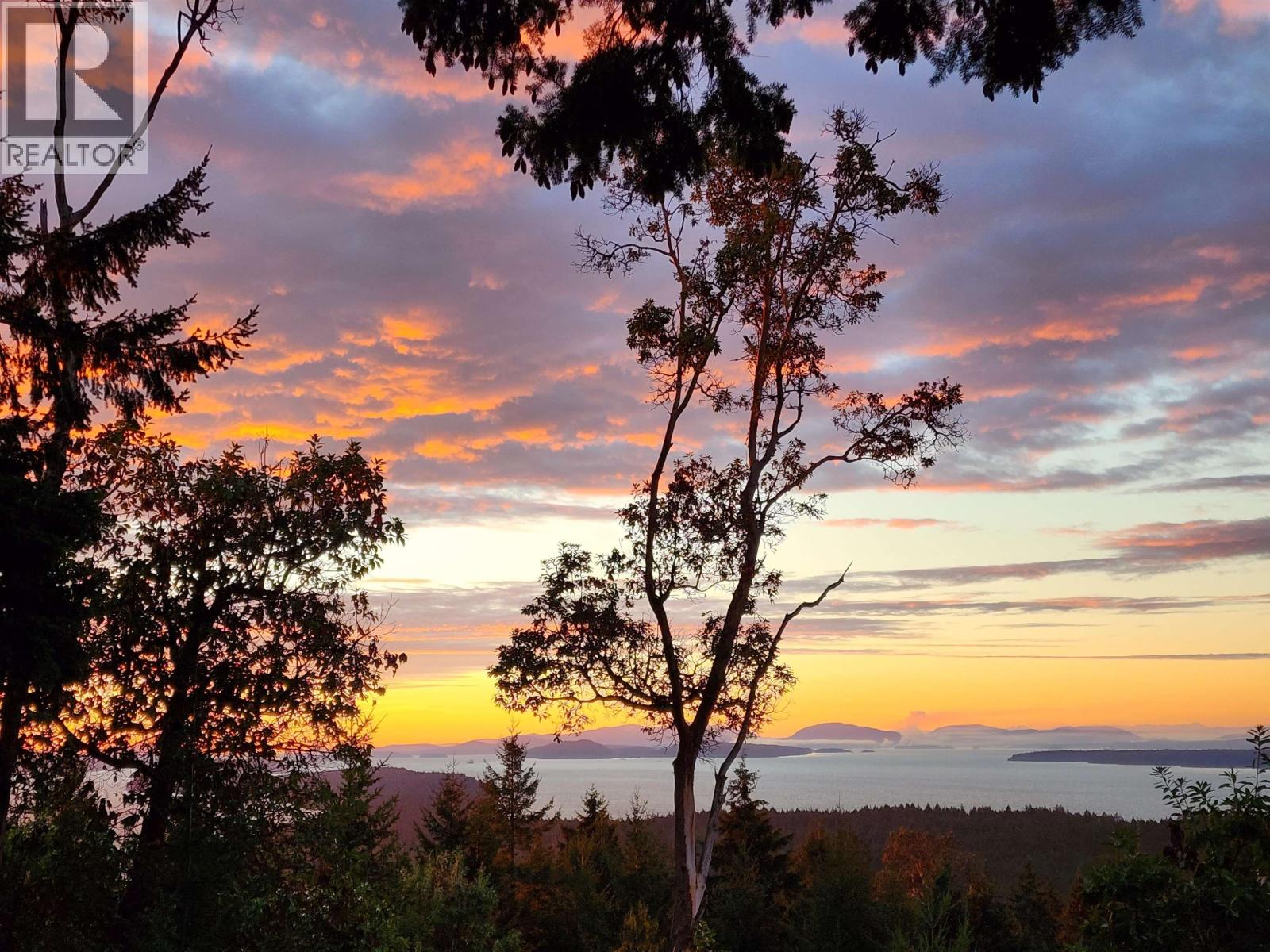 Residential in Gabriola Island 2