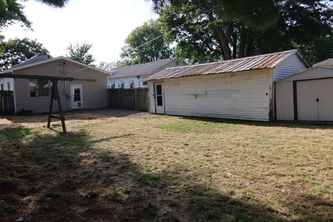 307 S Douglas St, House other with 3 bedrooms, 1 bathrooms and 4 parking in Villa Grove IL | Image 21