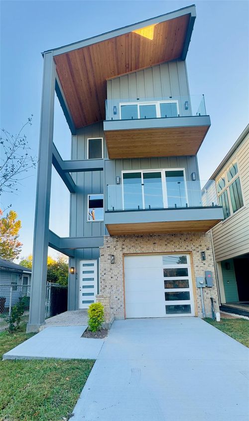 618 E 35th St, Houston, TX, 77022-5004 | Card Image