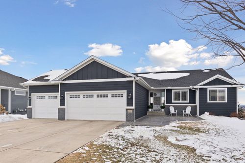 932 Farmers Ridge Trl, Belle Plaine, MN, 56011-9365 | Card Image