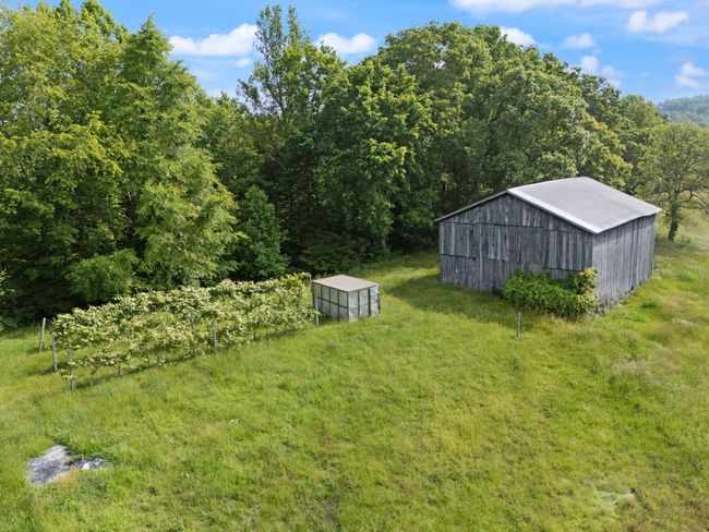 225 Hilltop Rd, Home with 3 bedrooms, 3 bathrooms and null parking in East Bernstadt KY | Image 95