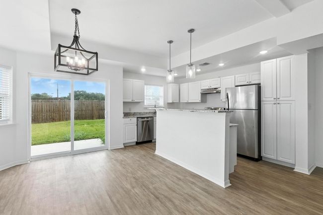 1004 E Fannin St, Home with 0 bedrooms, 0 bathrooms and null parking in Luling TX | Image 10